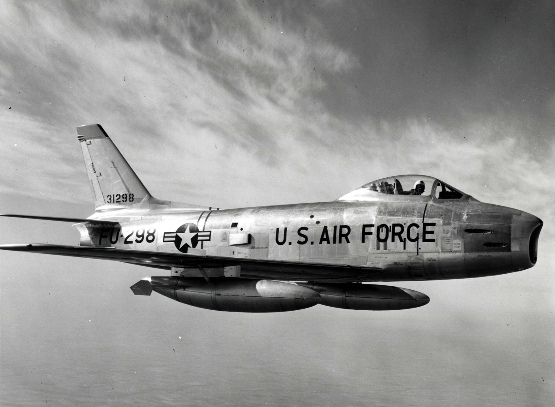 North American F 86 Sabre —