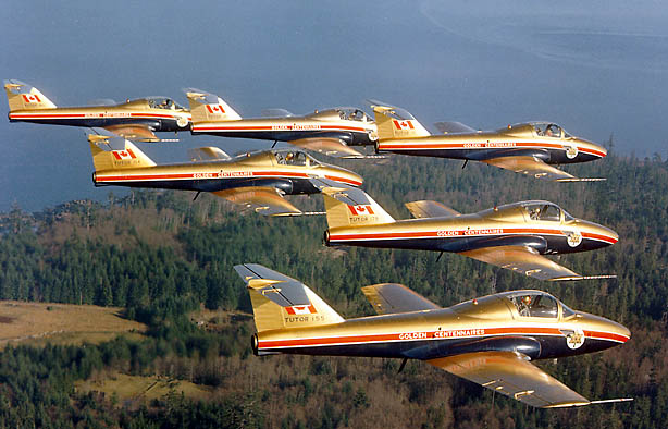 RCAF acrobatique Golden Centenaires1