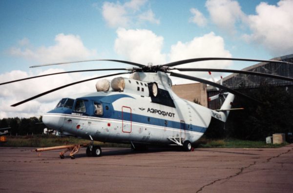 L'hélicoptère gros porteur Mi-26 aux couleurs d'Aeroflot, toute l'image d'une compagnie aérienne bien particulière.