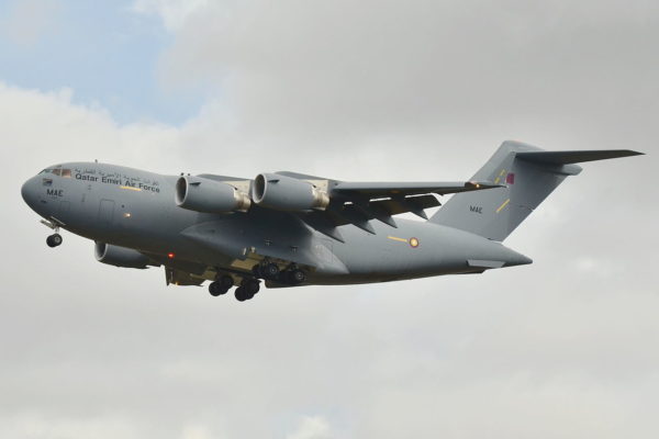 C-17 qatari avec sa livrée militaire (un des 4 C-17 dispose d'une livrée spéciale)