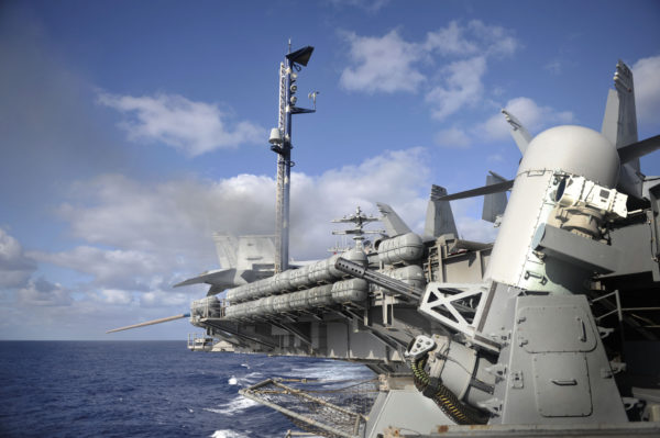 CIWS Phalanx à bord du porte-avions USS Nimitz.