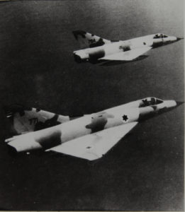 Mirage III-CJ en patrouille.