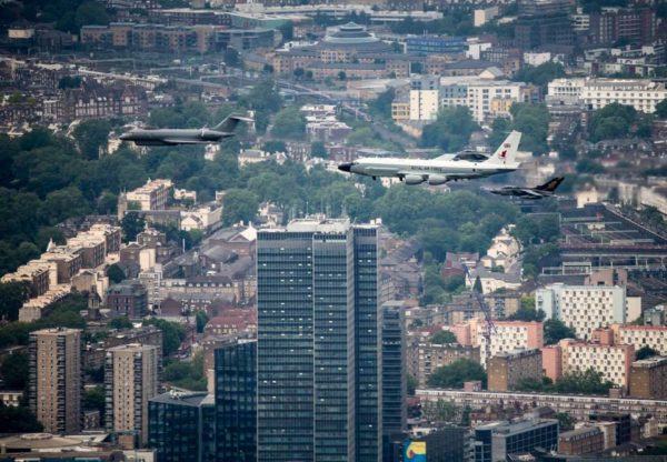 Airseeker, Sentinel, et Tornado dans le ciel londonien.