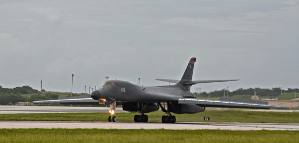 Le toujours aussi impressionnant B-1B Lancer.