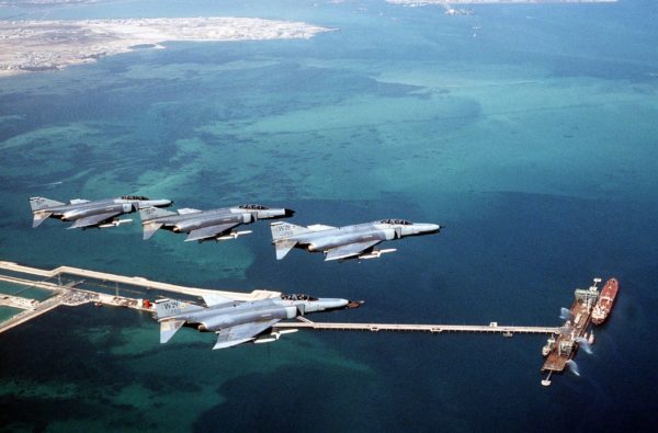 Patrouille de F-4G Wild Weasel à l'entraînement dans le Golfe.