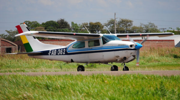 cessna-210-turbo-centurion-faebolivie