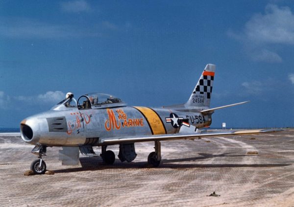 "Mig Mad Marine", le célèbre F-86F de John Glenn en Corée.