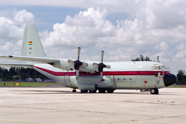 lockheed-c-130b-hercules-faebolivie