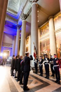 Honneurs militaires pour Saint-Exupéry.