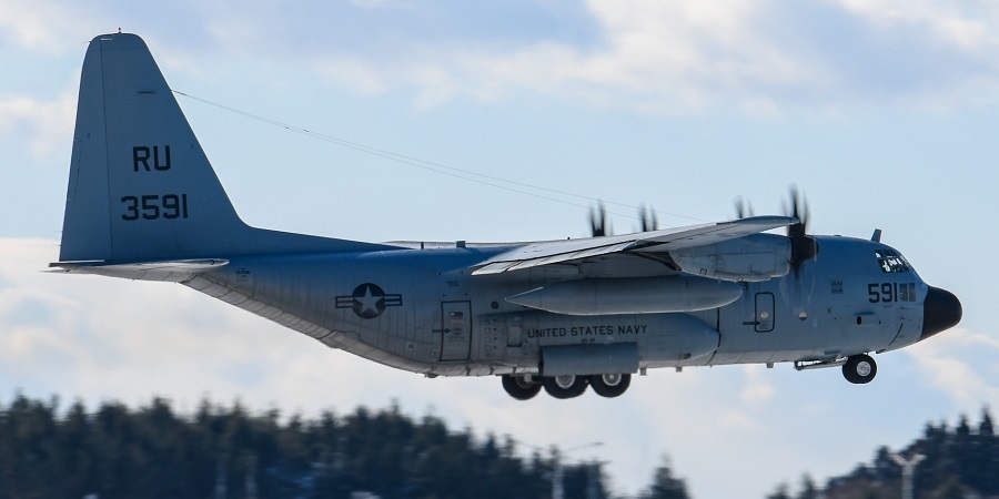 Lockheed C-130 Hercules / C-130J Super Hercules C-130T-US-Navy-couverture_USN