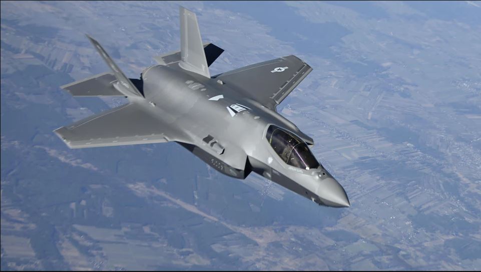 Avions de combat : les F-35 américains à nouveau cloués au sol