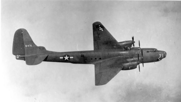 Le bombardier Douglas BLR-2, désigné plus tard XB-19.