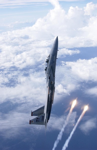 leurre thermique tiré par un F-15