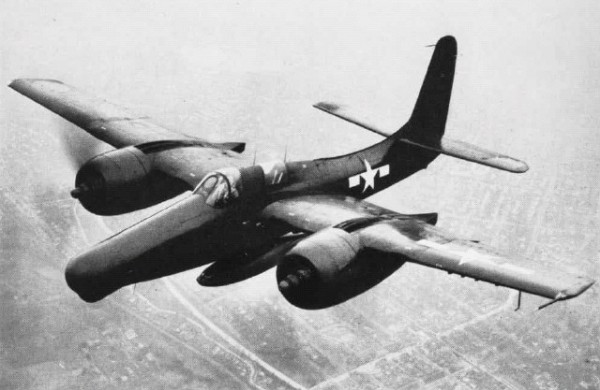 Grumman F7F-3 en vol.