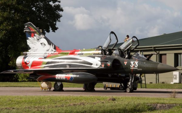 Comme on peut le voir sur ce Mirage 2000D de l'EC 3/3 Ardennes les traditions sont encore vives de nos jours.