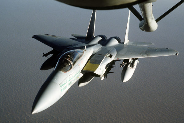 Configuration de supériorité aérien typique d’un F-15 au début des année 90 , 2 AIM-9 sous chaque ailes et 4 AIM-7 sous le fuselage.