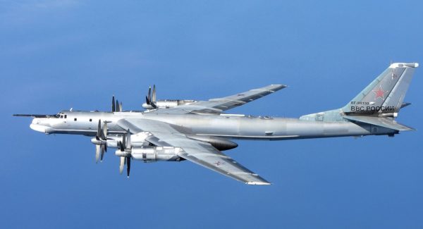 Dans ses versions Tu-142 le vénérable Bear représentent encore une menace crédible pour les navires de guerre des pays de l'OTAN.