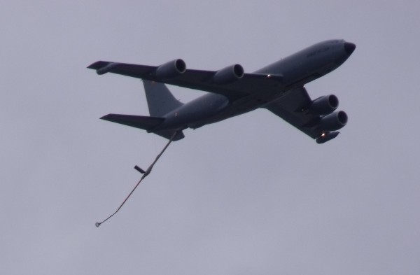 Boeing C-135FR dans le ciel parisien le 14 juillet 2012.