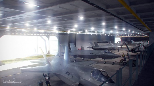 Des F-35B dans le hangar principal du HMS-Queen Elizabeth.
