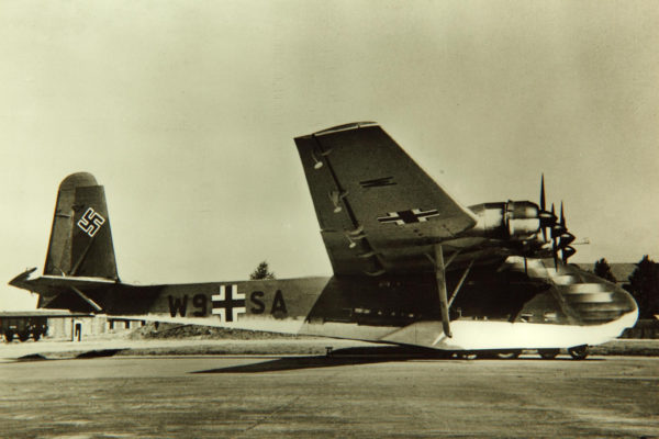 Sur ce Messerschmitt Me 323 les Balkenkreuz sont bien visibles.