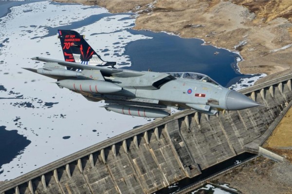 Le Tornado GR 4 du 617th Squadron et sa livrée commémorative.